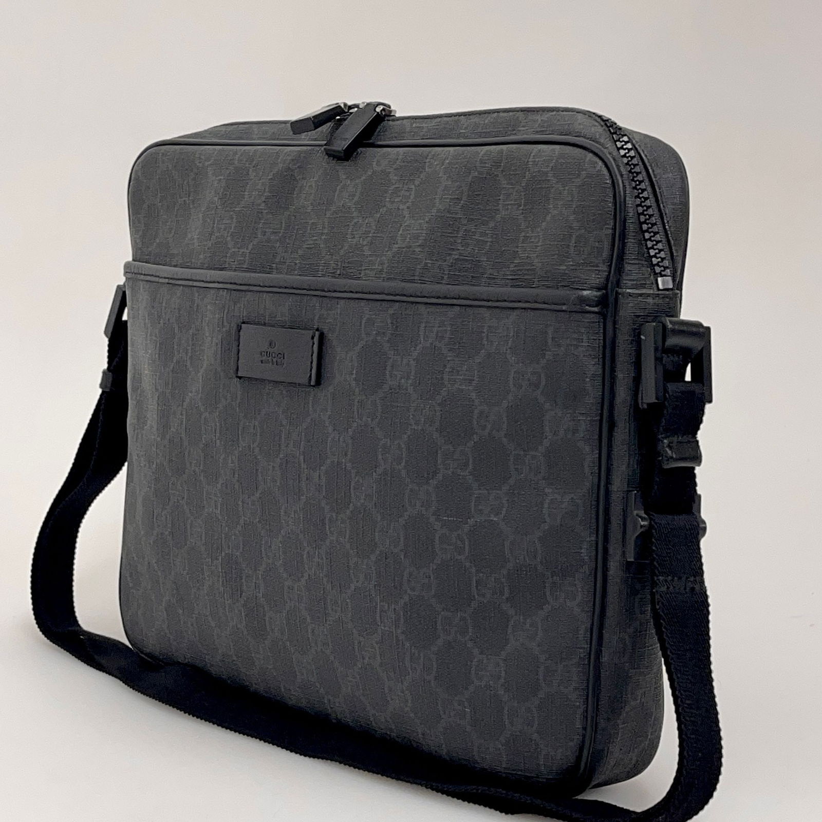 GUCCI Black GG Supreme Messenger Bag - 4