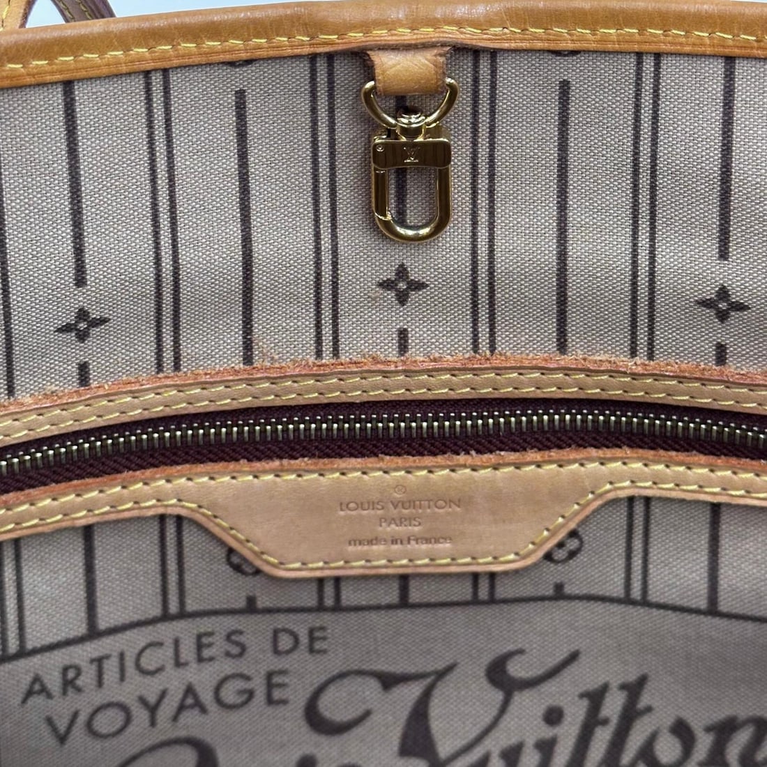 LOUIS VUITTON Neverfull PM Bag in Monogram Canvas - 13