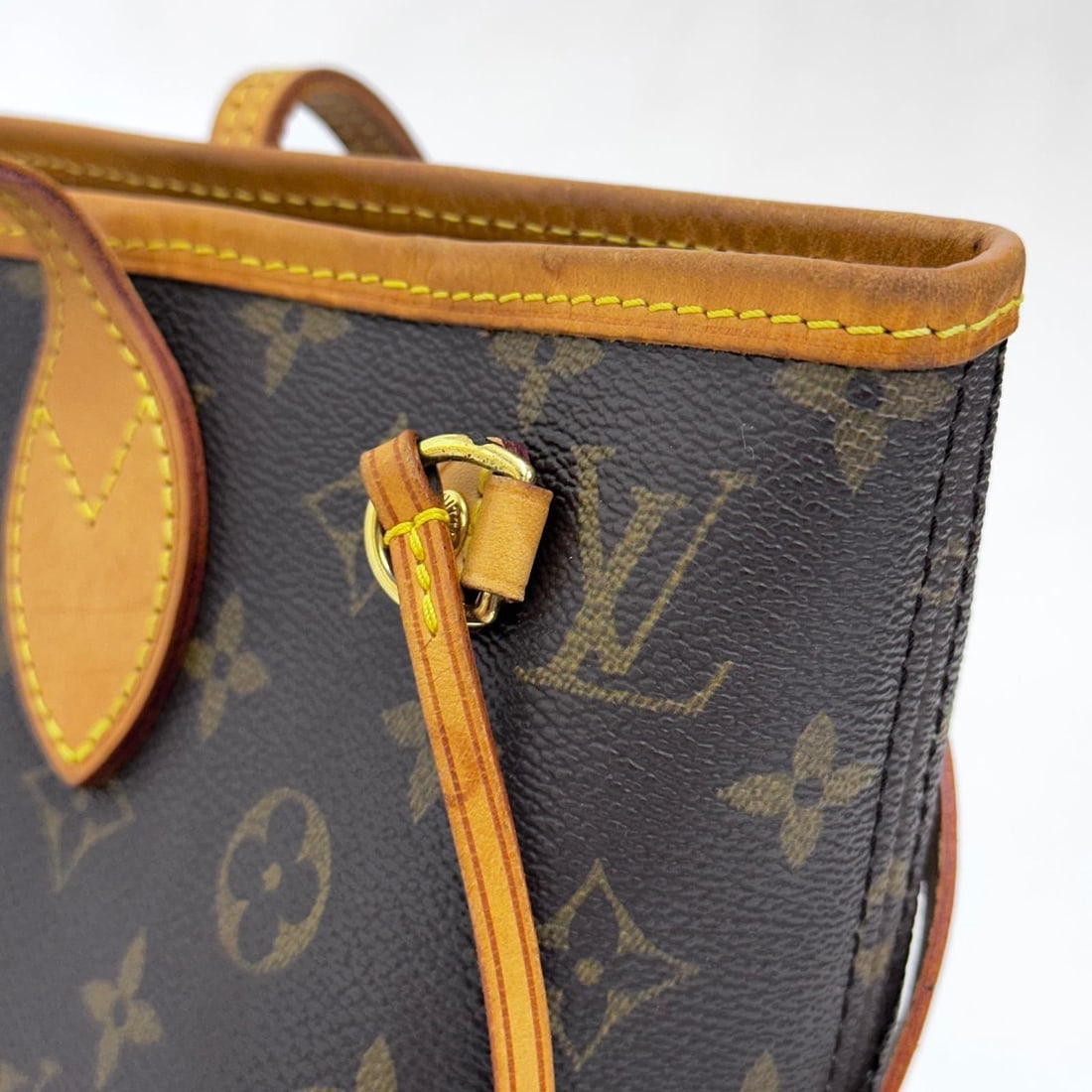 LOUIS VUITTON Neverfull PM Bag in Monogram Canvas - 6