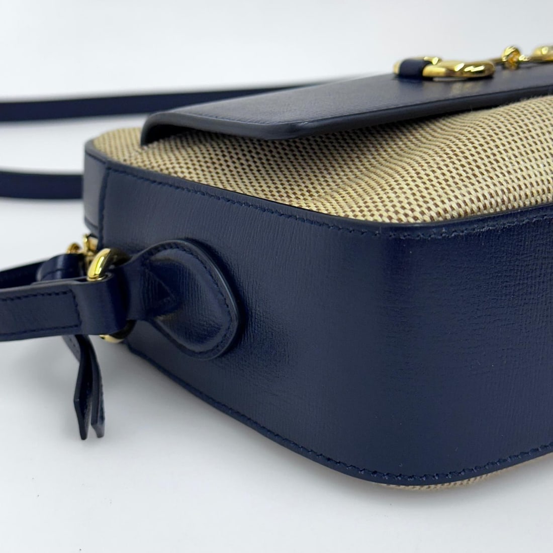 GUCCI 1955 Horsebit Shoulder Camera Bag in Beige Canvas and Blue Leather - 8