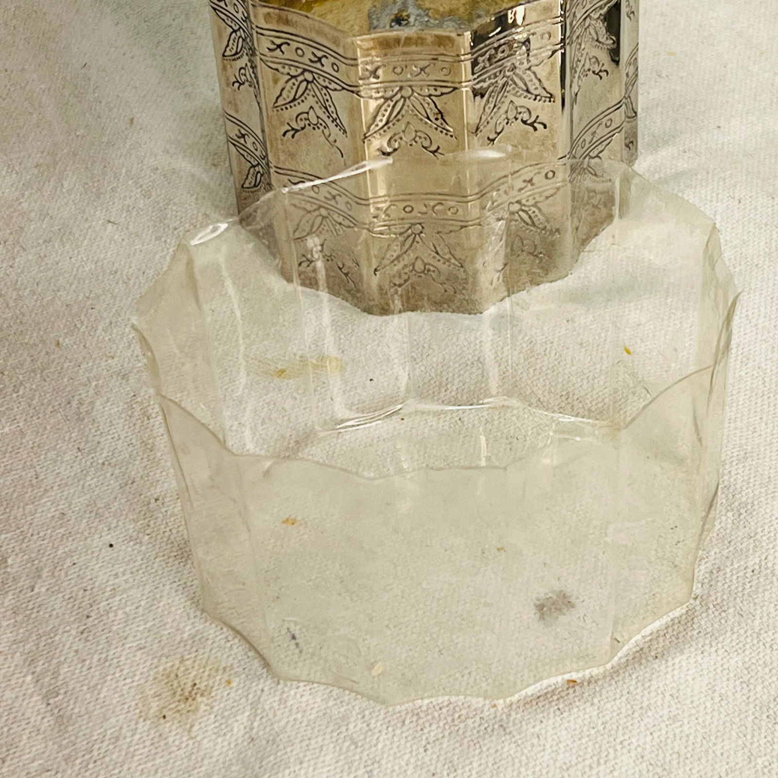 Godinger Silverplate Scalloped Shape Lidded Box - 3