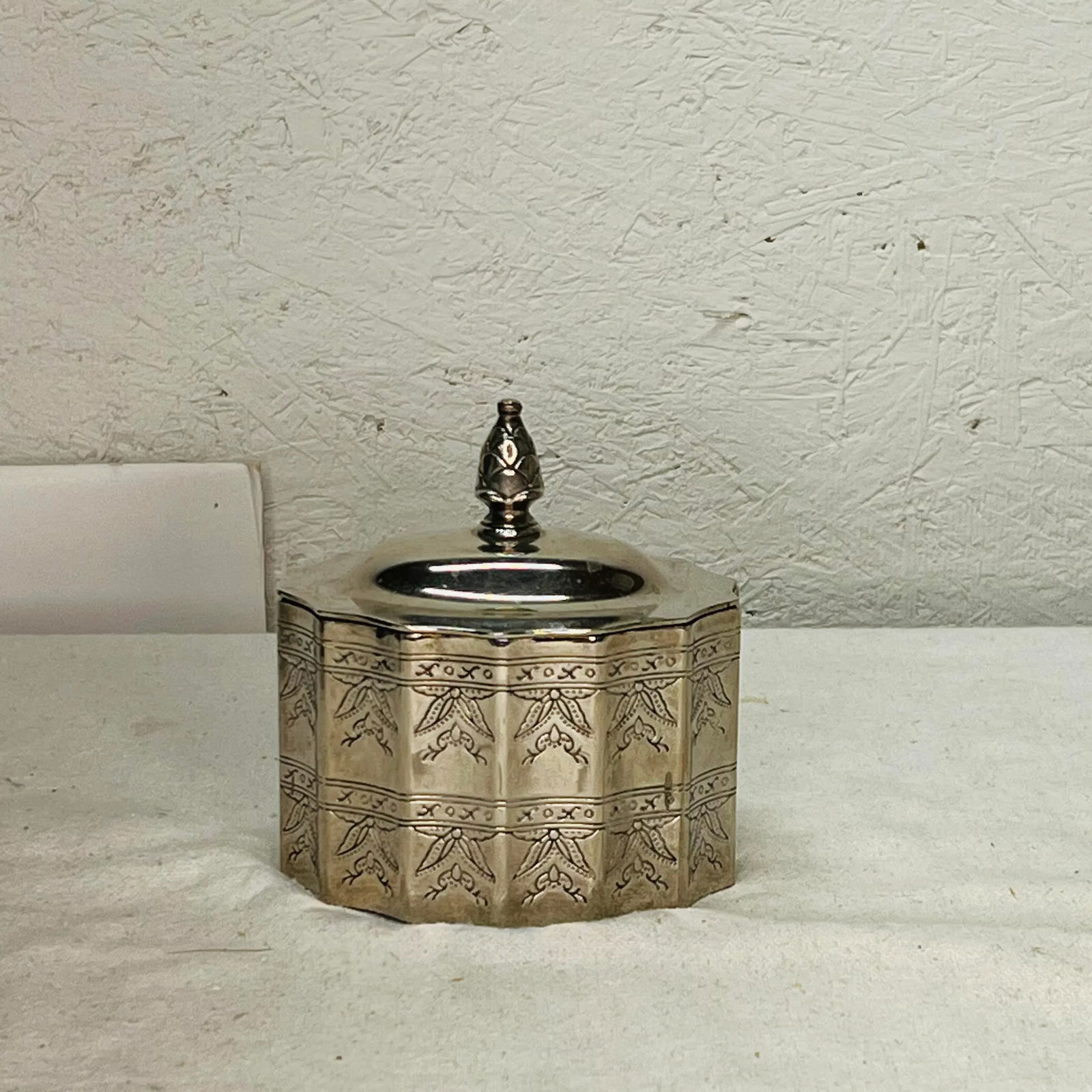 Godinger Silverplate Scalloped Shape Lidded Box - 5