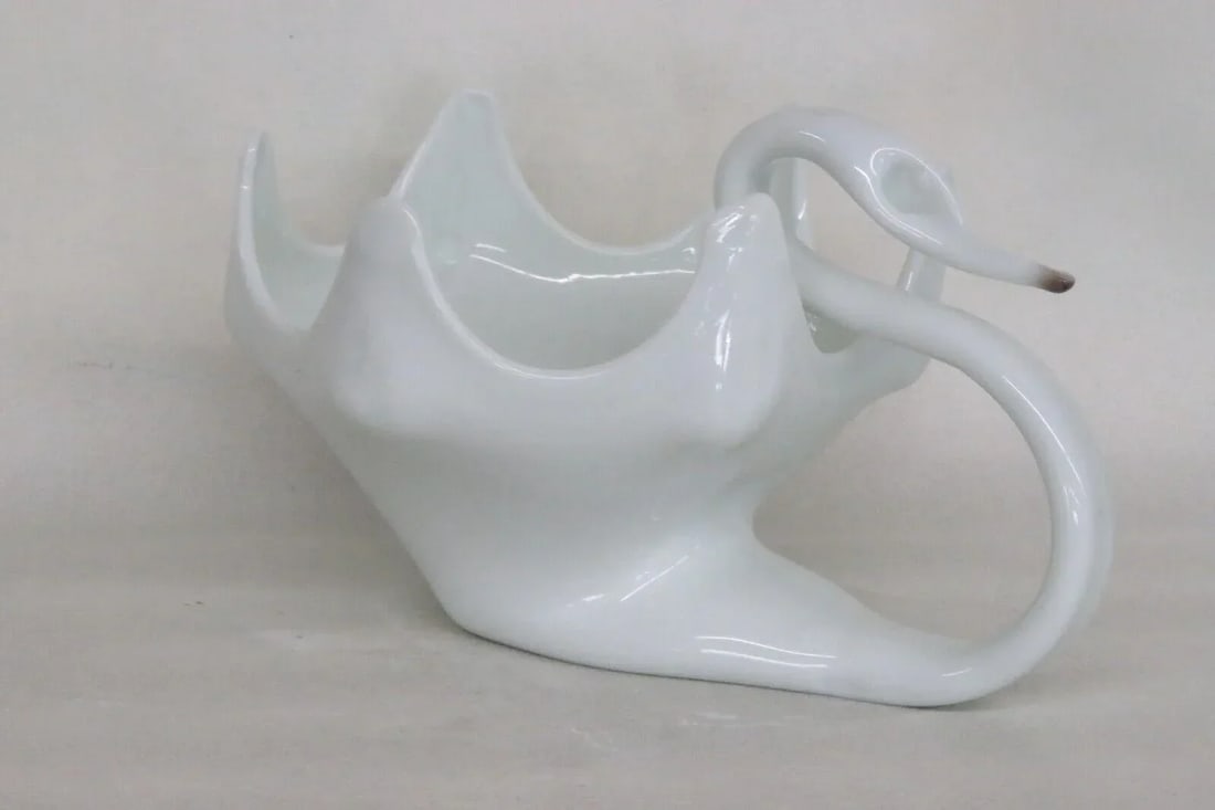 Mid Century Murano Style Hand Blown White Glass Swan Centerpiece Dish - 12