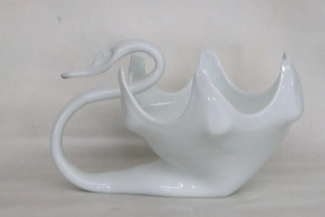 Mid Century Murano Style Hand Blown White Glass Swan Centerpiece Dish - 4