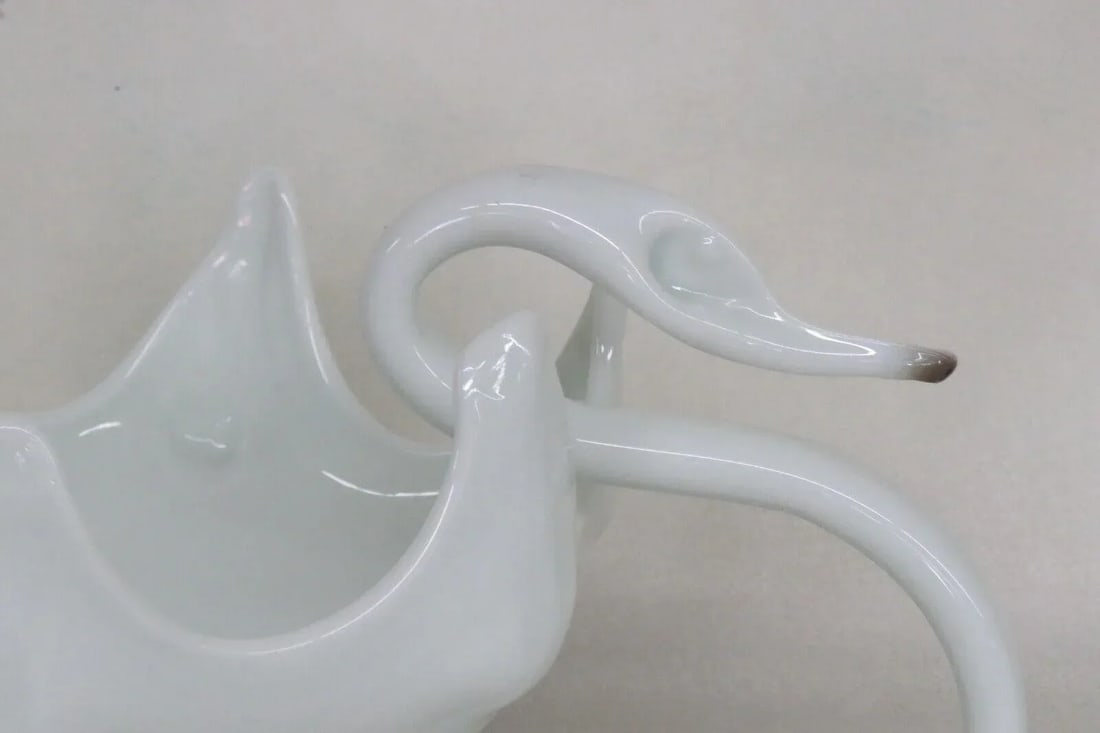 Mid Century Murano Style Hand Blown White Glass Swan Centerpiece Dish - 8