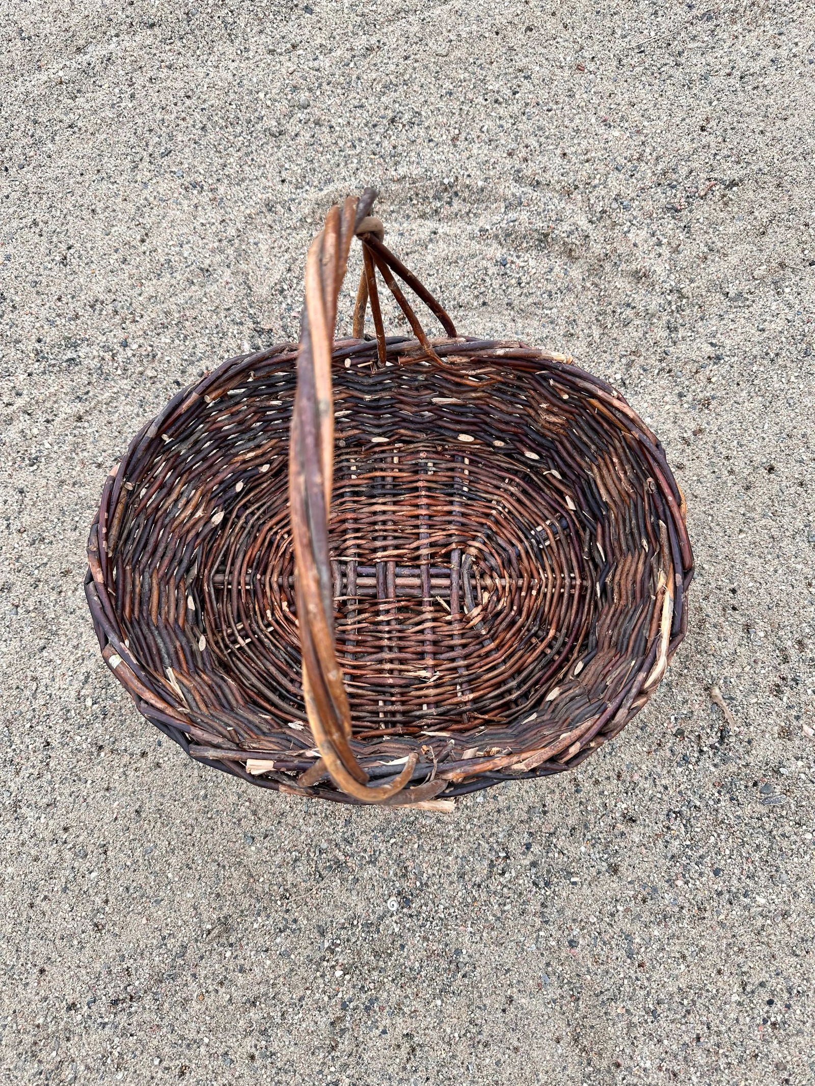 1970s Dark Willow Gathering Basket - 5