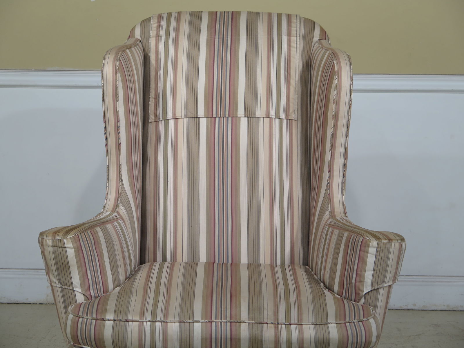 Queen Anne Stretcher Base Mahogany Wing Chair - 2