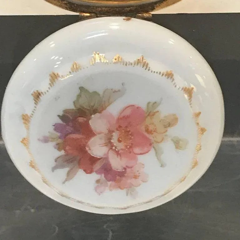 Late 19th Century Kpm Shell and Flower Motif Cabinet or Patch Box - 2