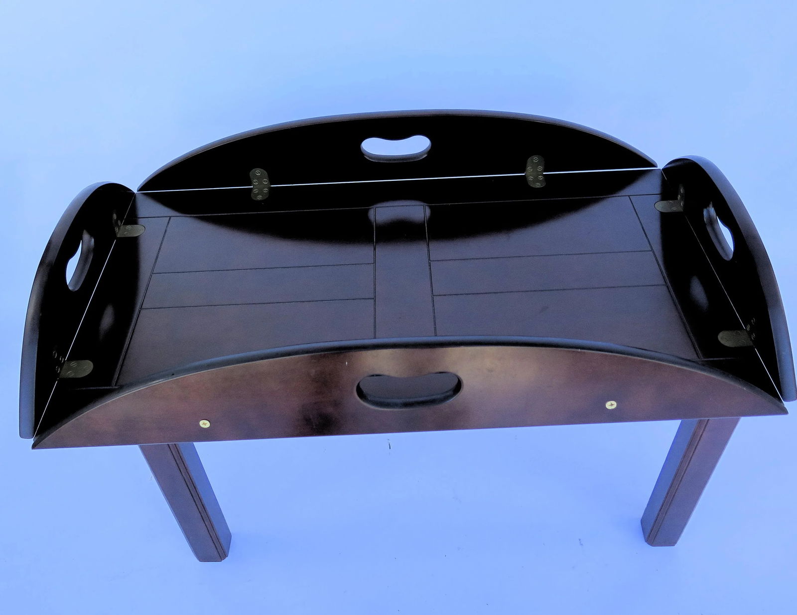 Butler Tray Coffee Table in the Manner of Baker Furniture - 2