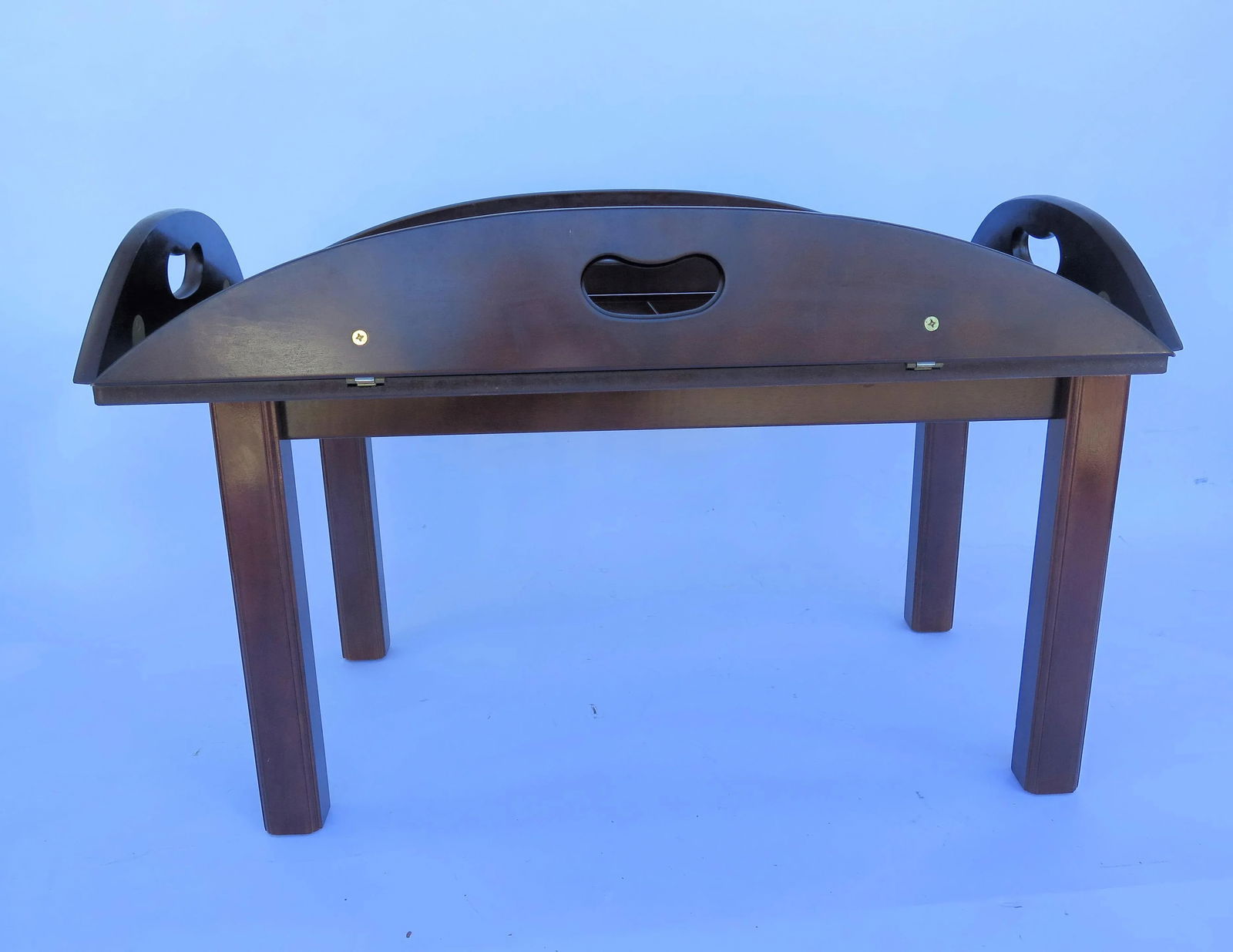 Butler Tray Coffee Table in the Manner of Baker Furniture - 5