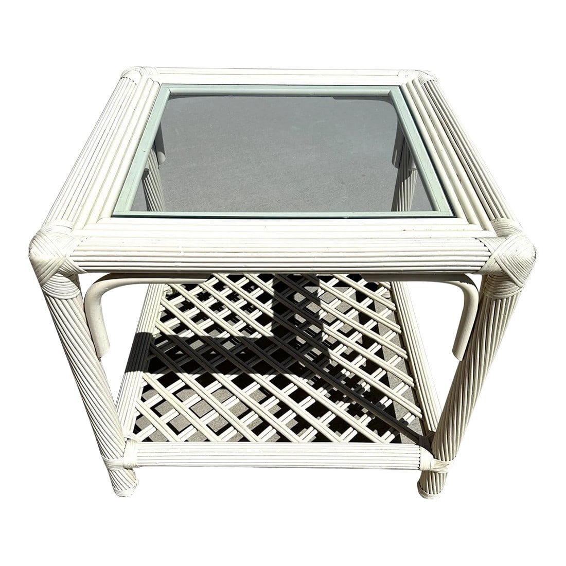 Vintage Ficks Reed White Rattan Side Table (1 of 8)