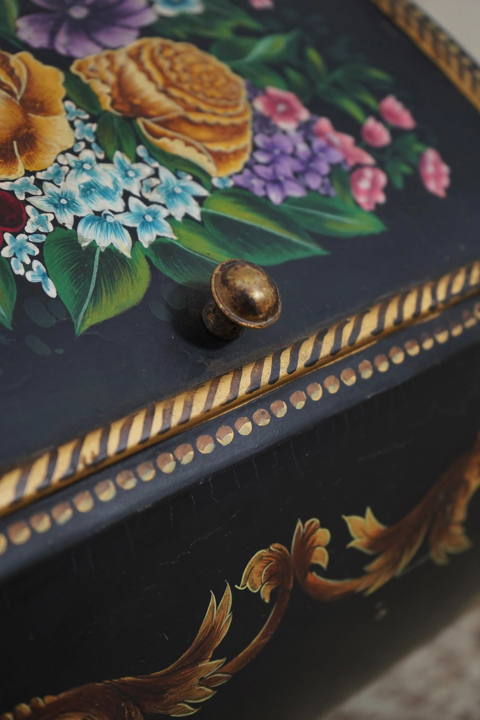 Toleware Paint Decorated Decorative Coal Bin - 8