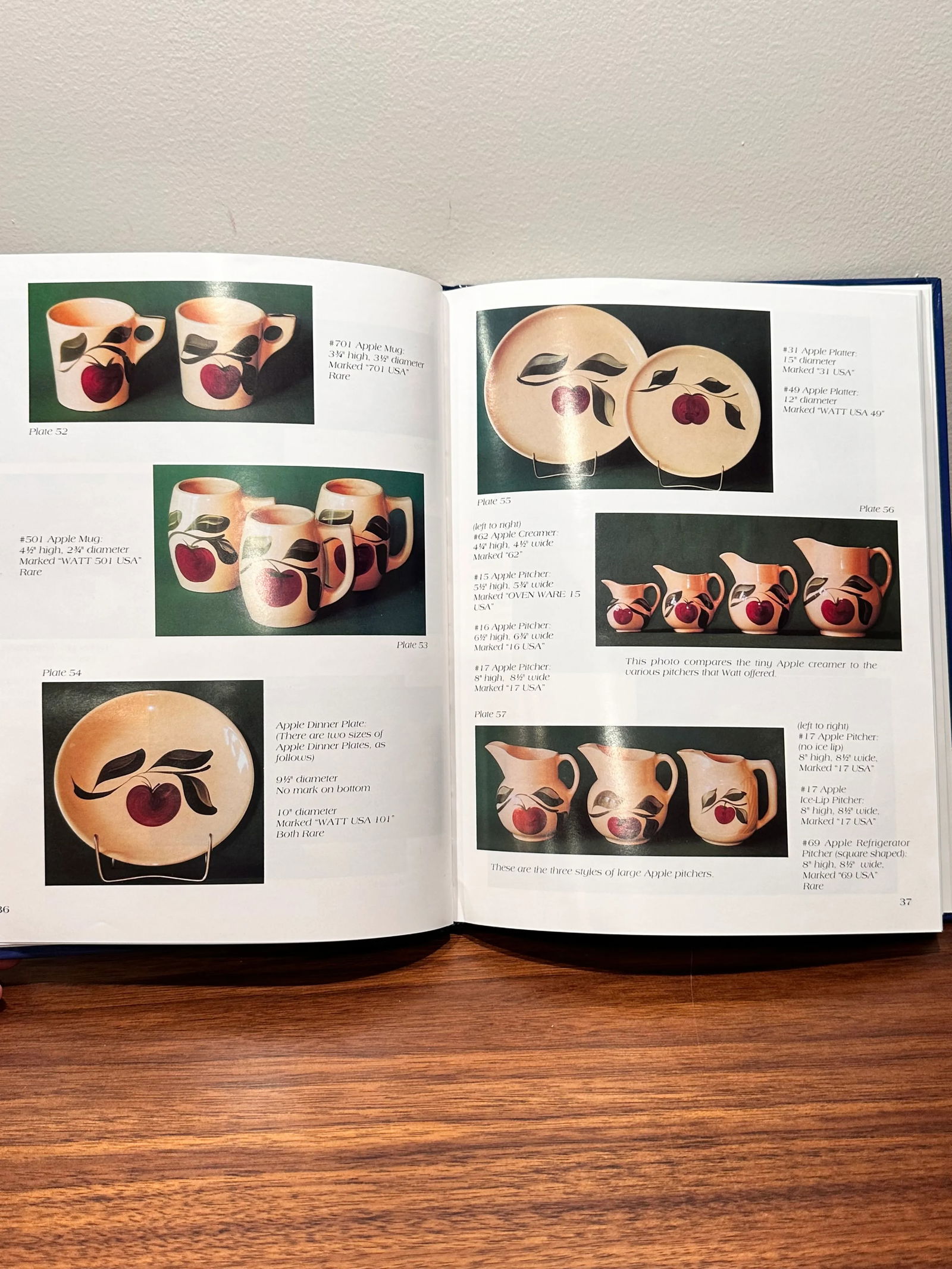 Watts Pottery Collector Hardcover Identification Book 1993 - 4