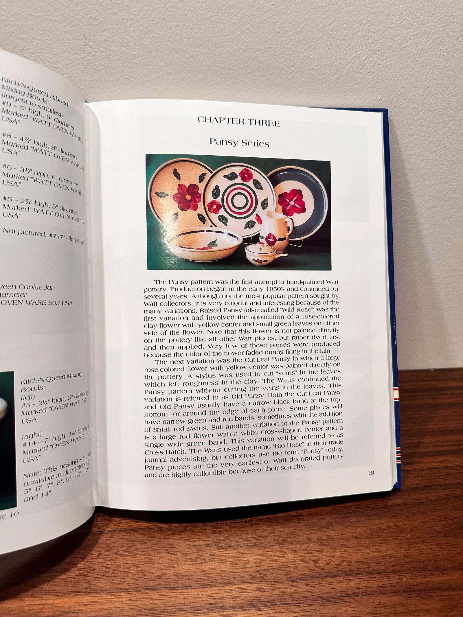 Watts Pottery Collector Hardcover Identification Book 1993 - 7