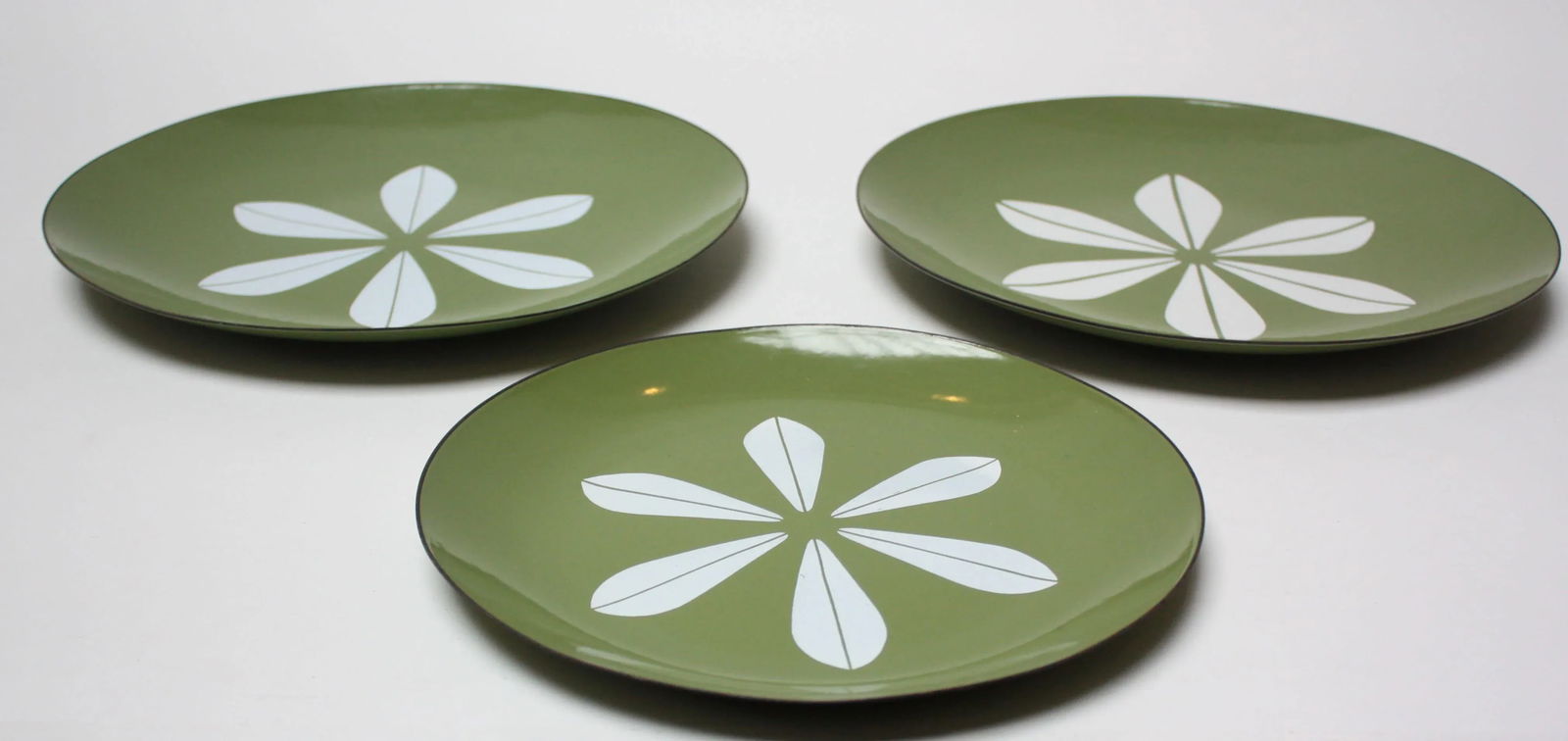 Set of Three Green 'Lotus' Enamel Plates by Arne Clausen for Cathrineholm - 3