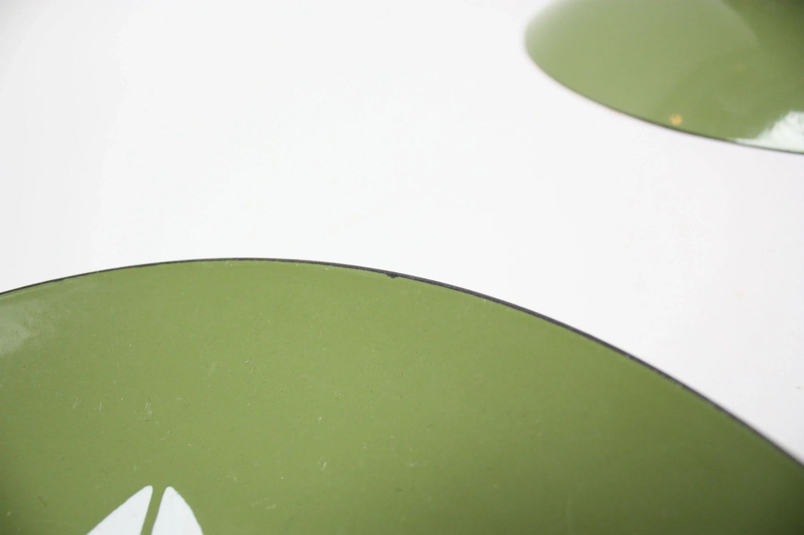 Set of Three Green 'Lotus' Enamel Plates by Arne Clausen for Cathrineholm - 4