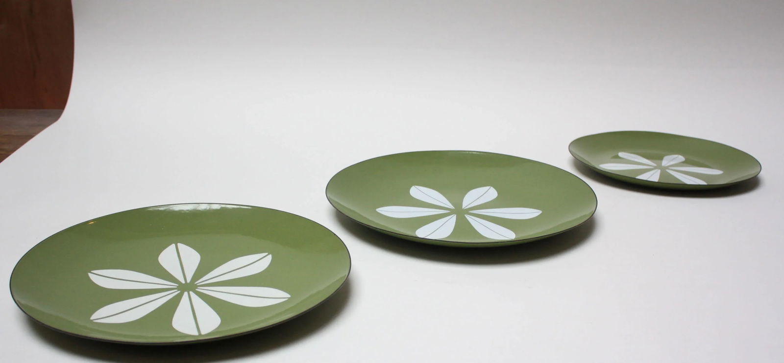 Set of Three Green 'Lotus' Enamel Plates by Arne Clausen for Cathrineholm - 9