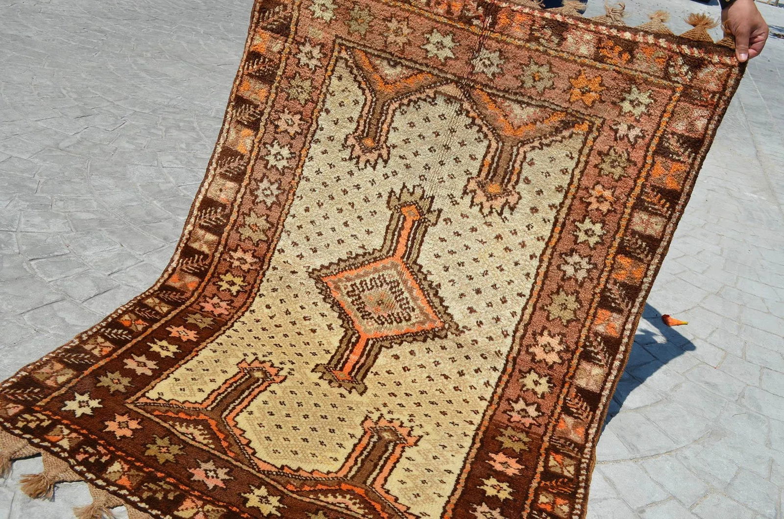 Handmade Turkish Tribal Rug. Neutral Colors Petite Rug - 3'6" X 4'11" - 2