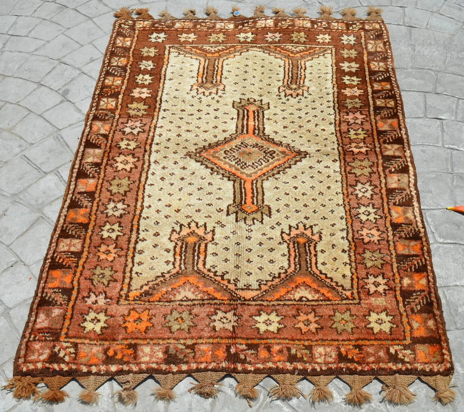 Handmade Turkish Tribal Rug. Neutral Colors Petite Rug - 3'6" X 4'11" - 4