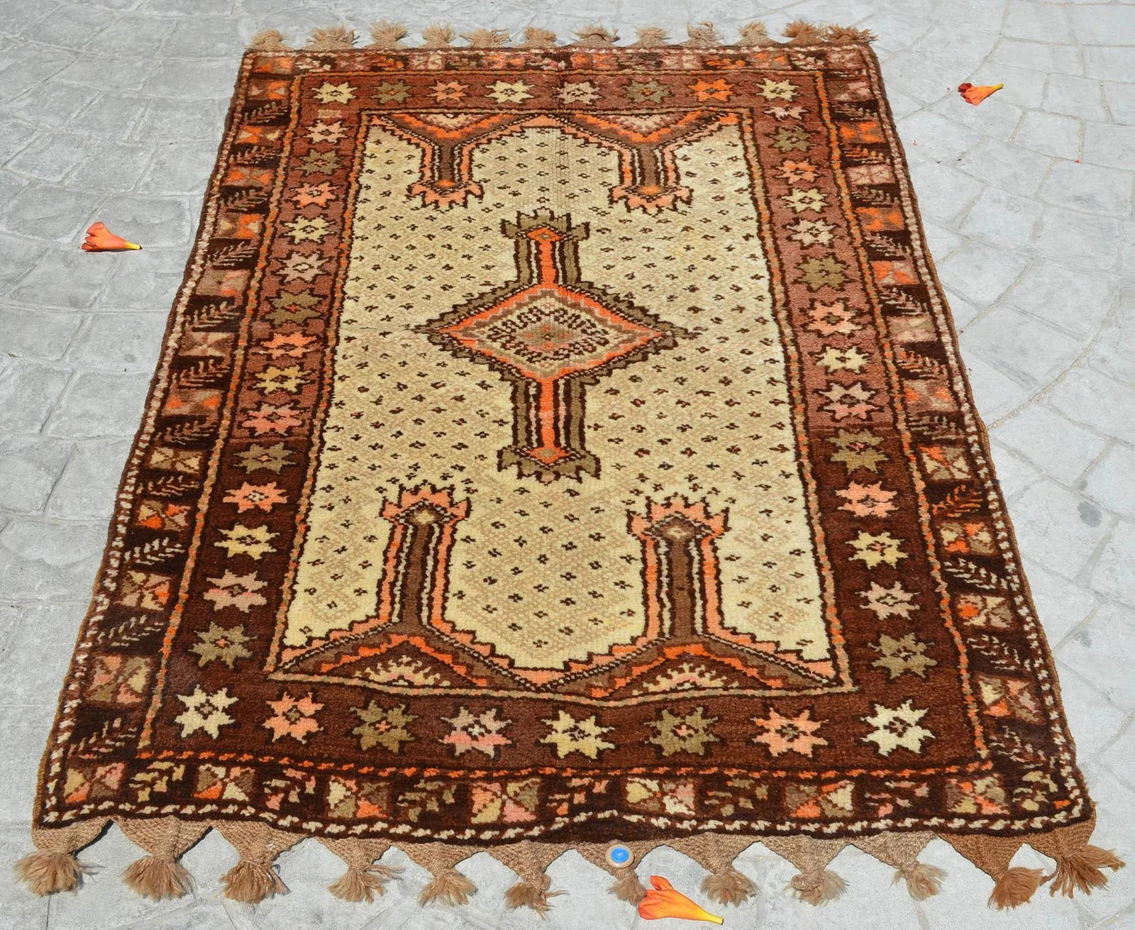 Handmade Turkish Tribal Rug. Neutral Colors Petite Rug - 3'6" X 4'11" - 6