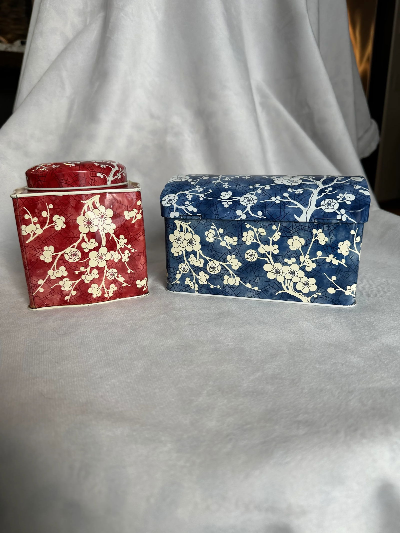 1970s Daher Vintage Blue and Red Floral Tea Tin Canisters Long Island Made in England - 10