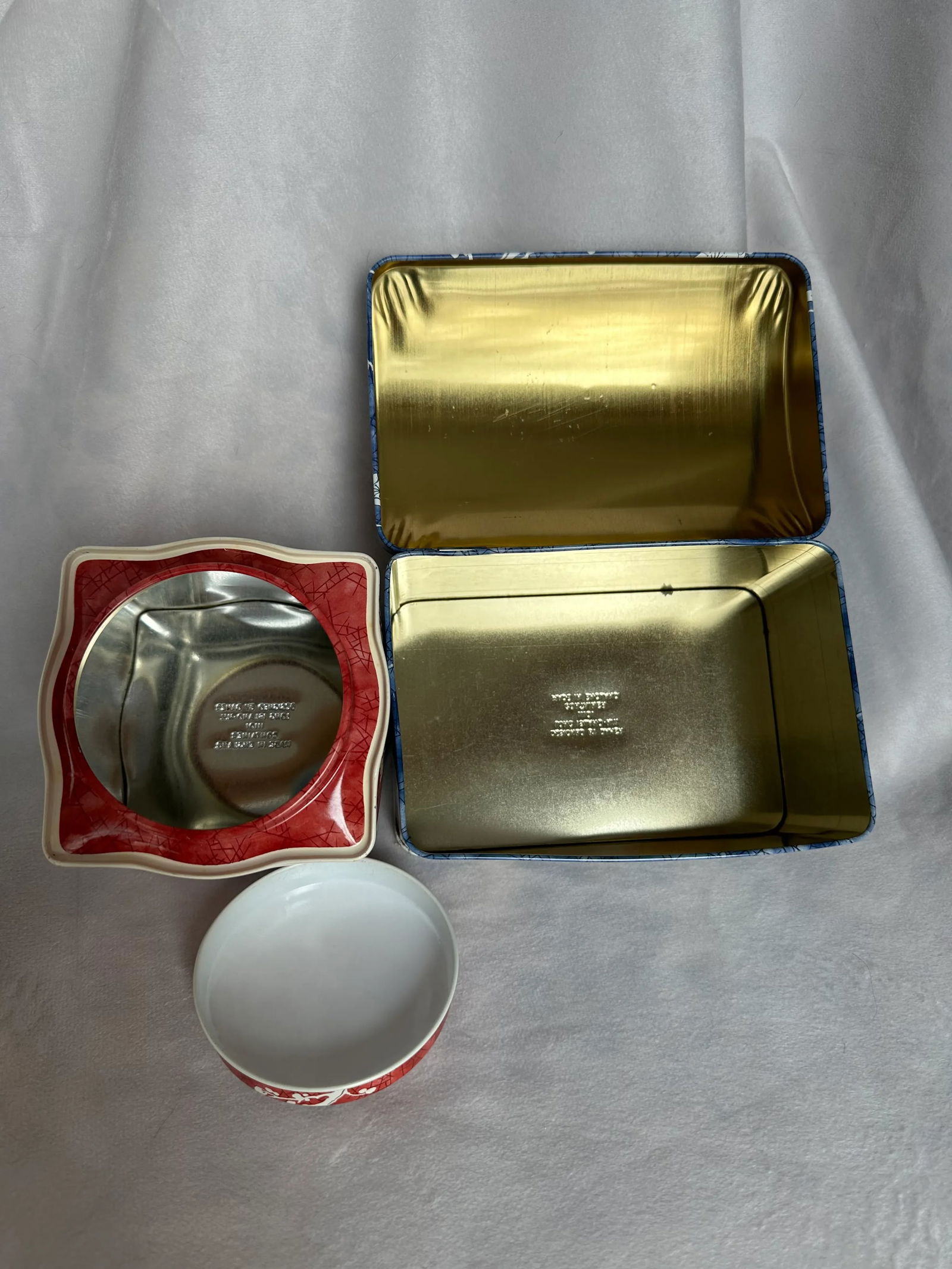 1970s Daher Vintage Blue and Red Floral Tea Tin Canisters Long Island Made in England - 7