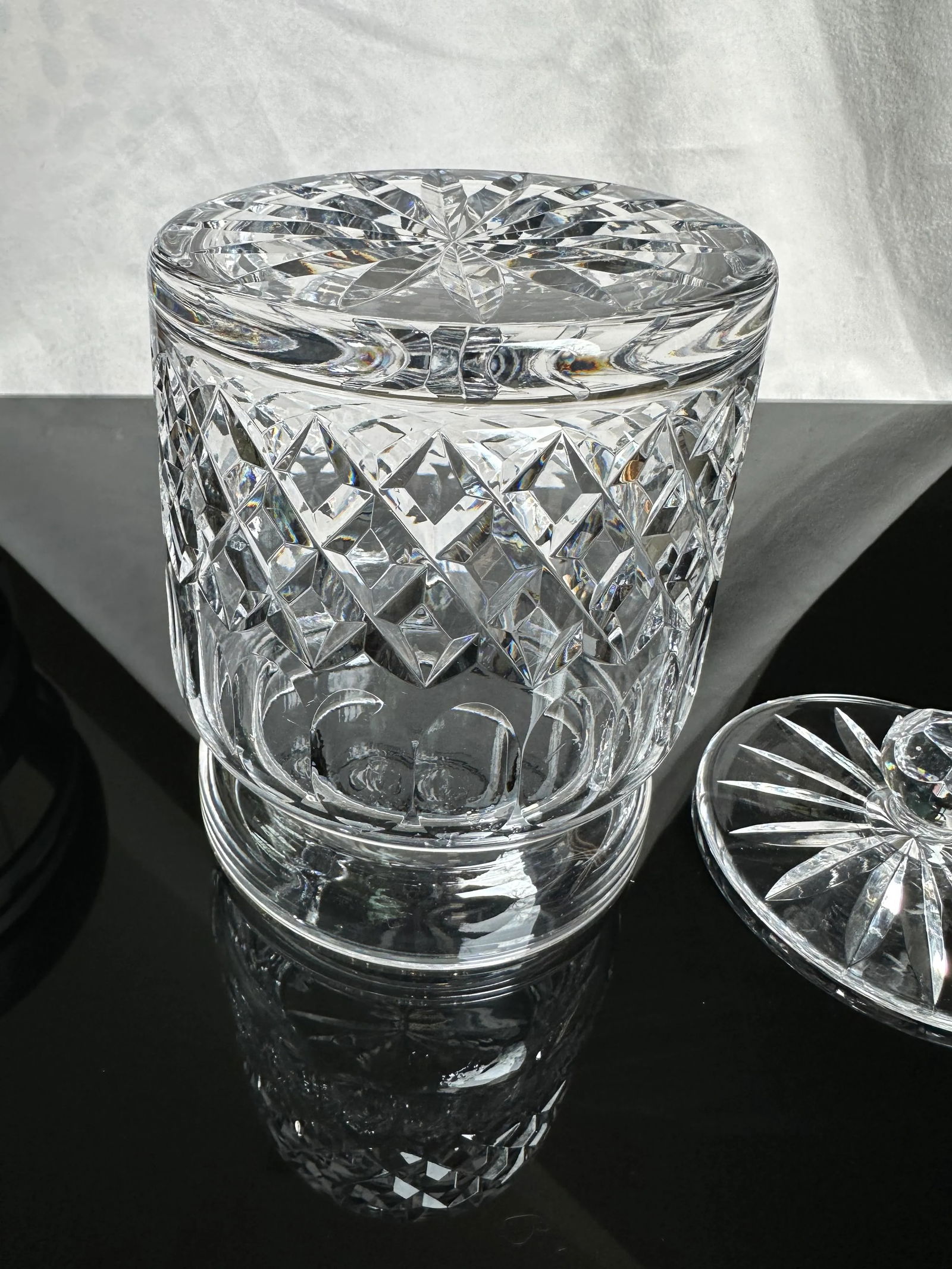 Late 20th Century Waterford Crystal Colleen Pattern Glass Biscuit Jar - 4