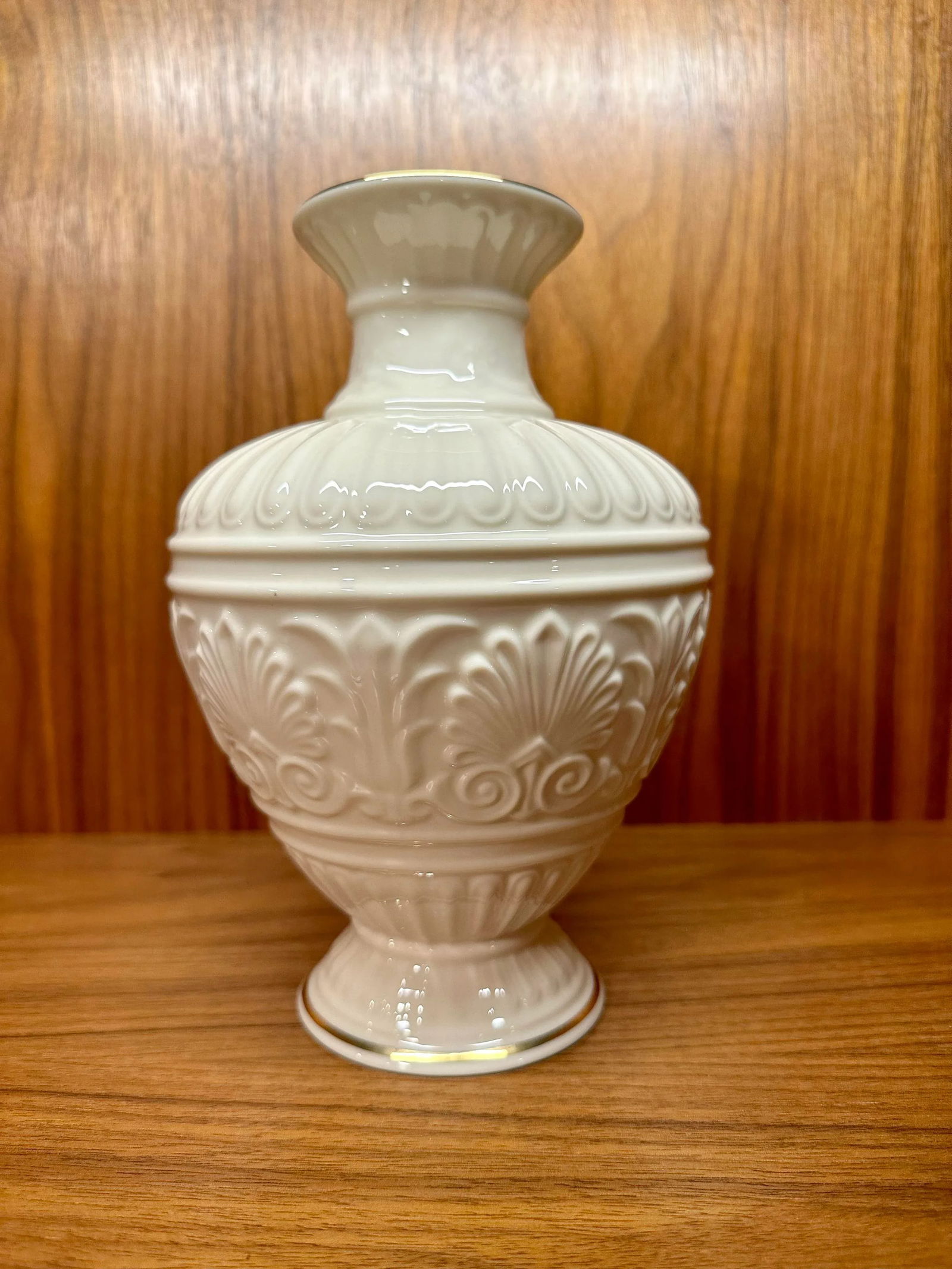 Lenox Athenian Collection Vase Gold Trim - 5
