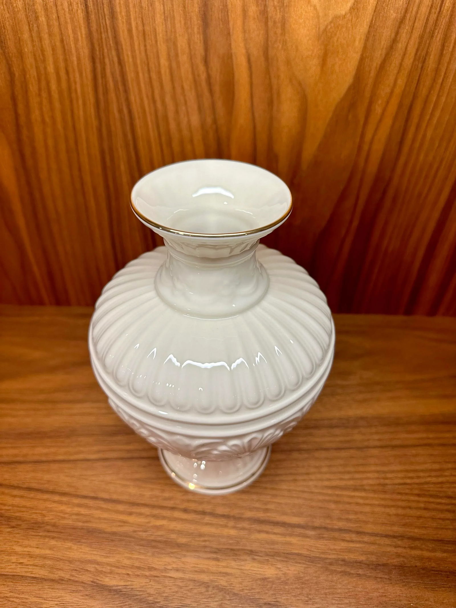 Lenox Athenian Collection Vase Gold Trim - 7