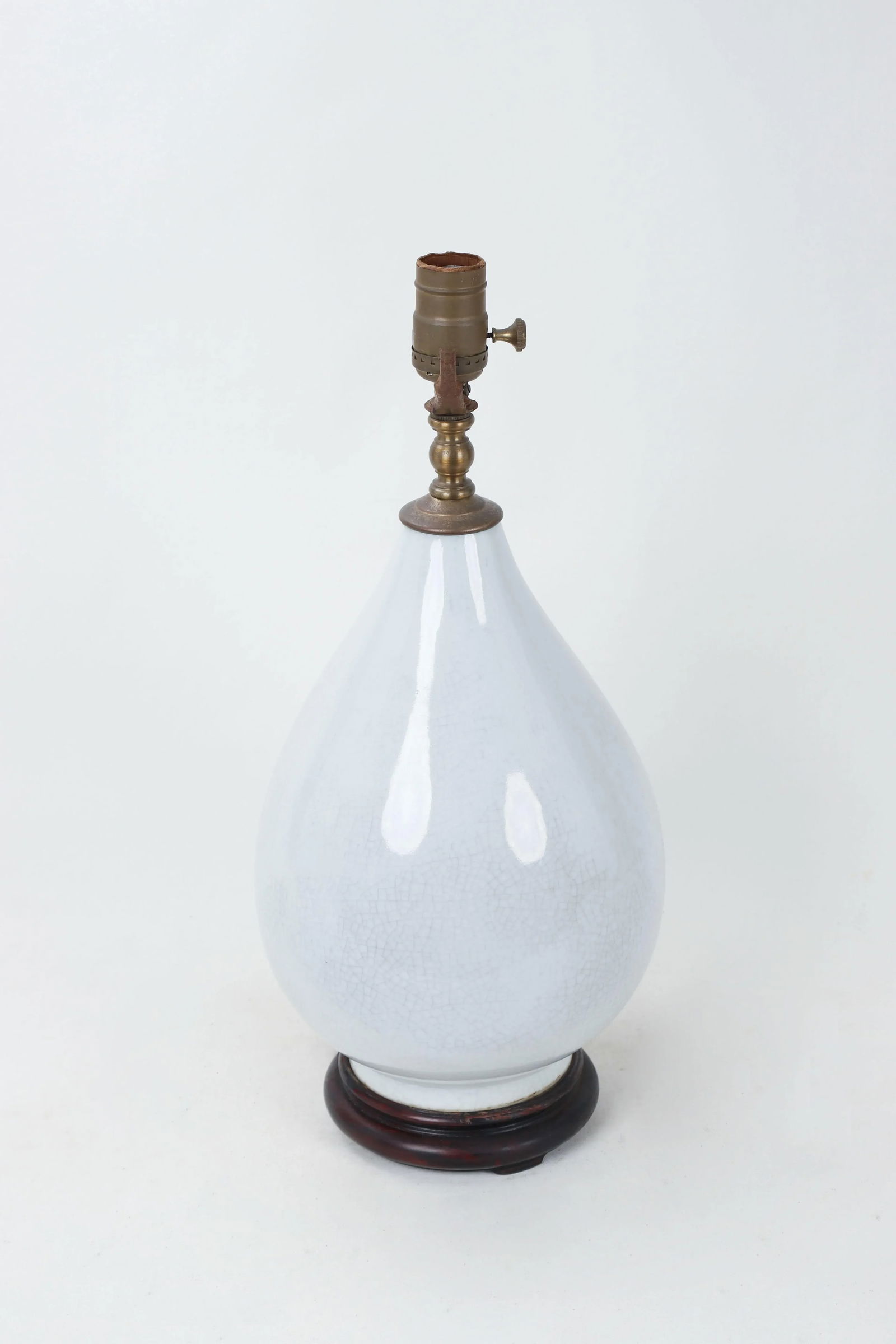 1980s Traditional Teardrop Blanc De Chine Porcelain White Crackle Vase - 2