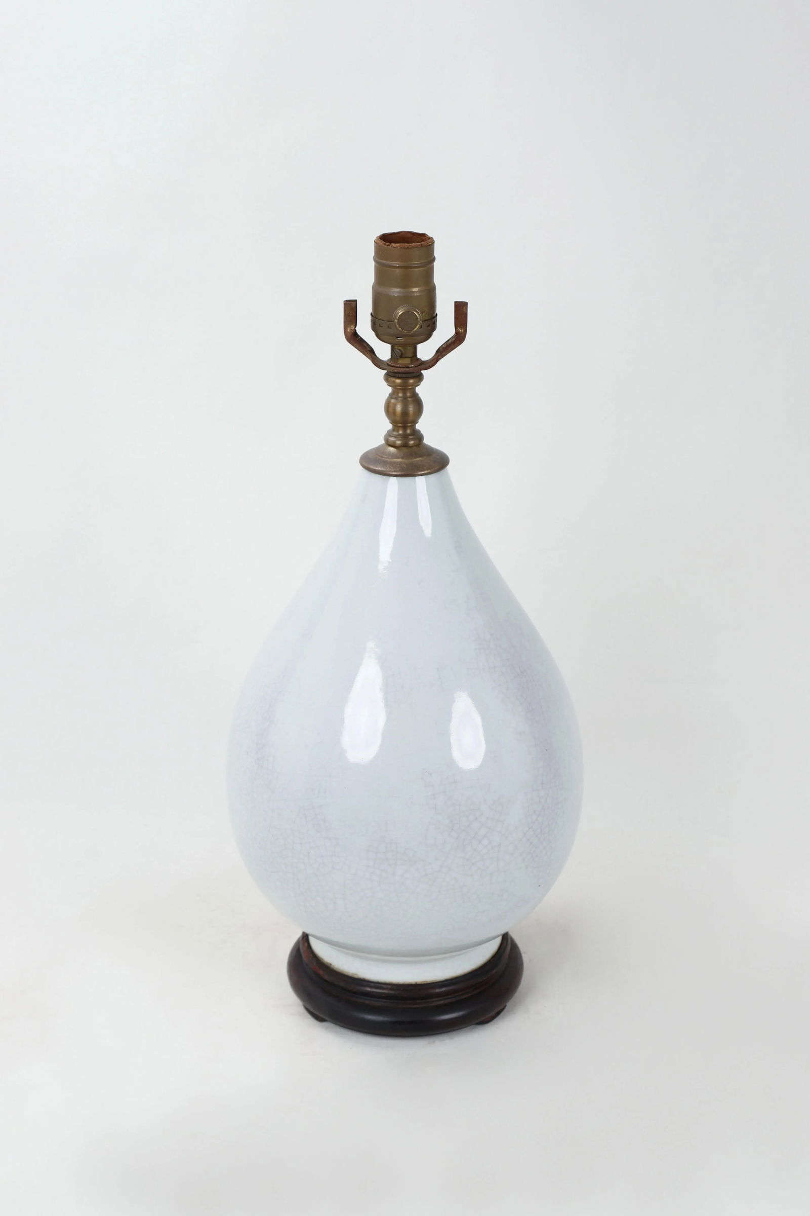 1980s Traditional Teardrop Blanc De Chine Porcelain White Crackle Vase - 3