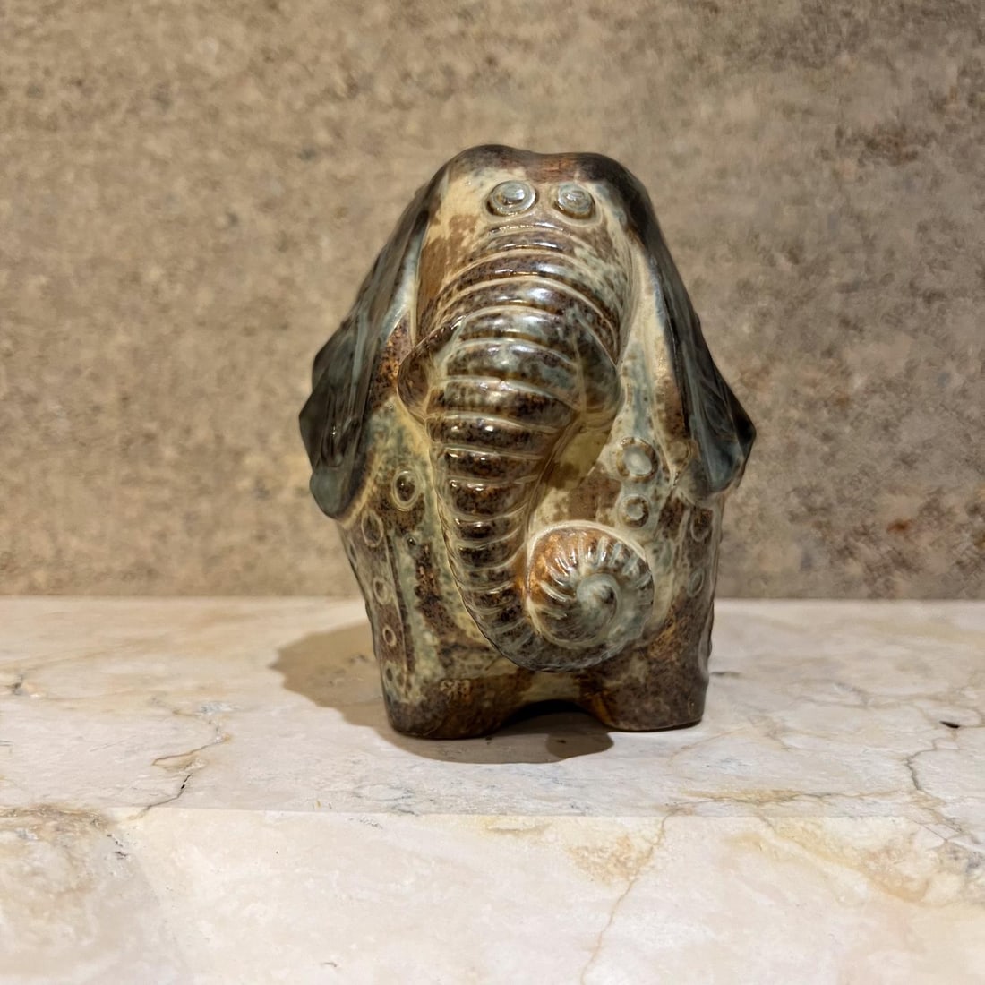 1970s Decorative Elephant Coin Bank Art Pottery - 4
