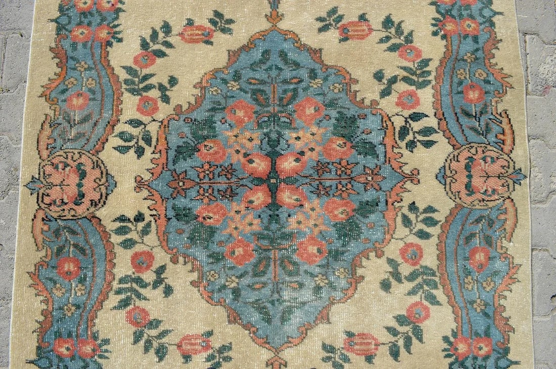 Vintage Turkish Hand Knotted Area Rug - 4'4"x 7' - 8