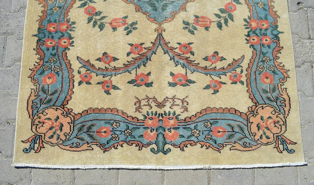 Vintage Turkish Hand Knotted Area Rug - 4'4"x 7' - 9