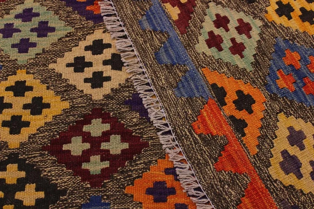 Geometric Tribal Kilim Hand-Woven Wool Rug - 5'x 6'5" - 7