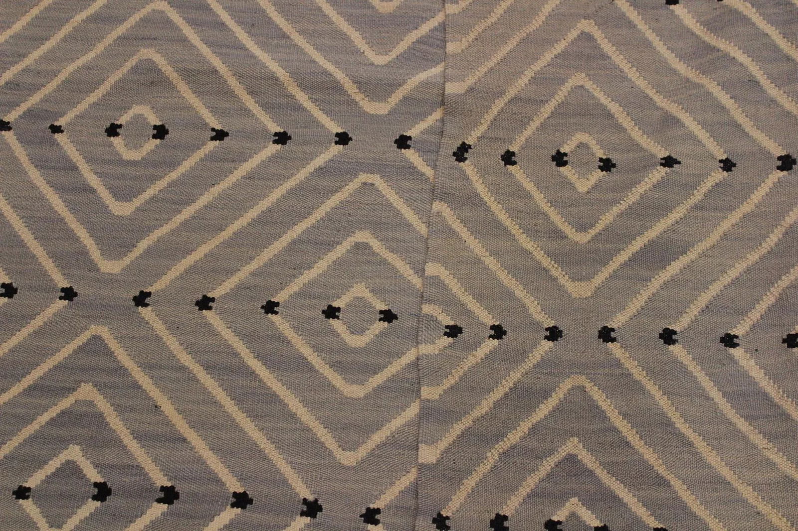 Boho Chic Kilim Hand-Woven Wool Rug- 5'1 X 6'7 - 7