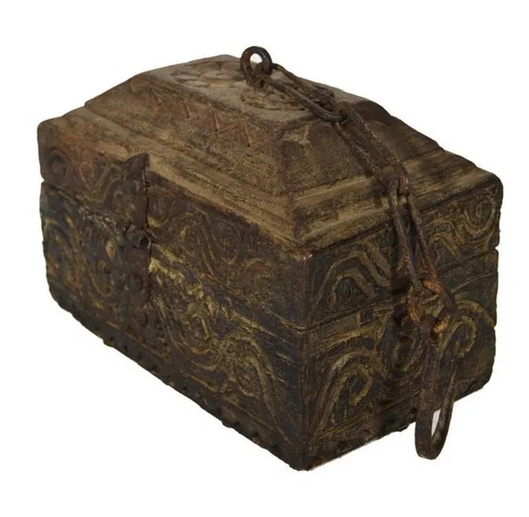 Antique Handmade Indian Carved Wood Money Box With Hardware, 19th Century - 4