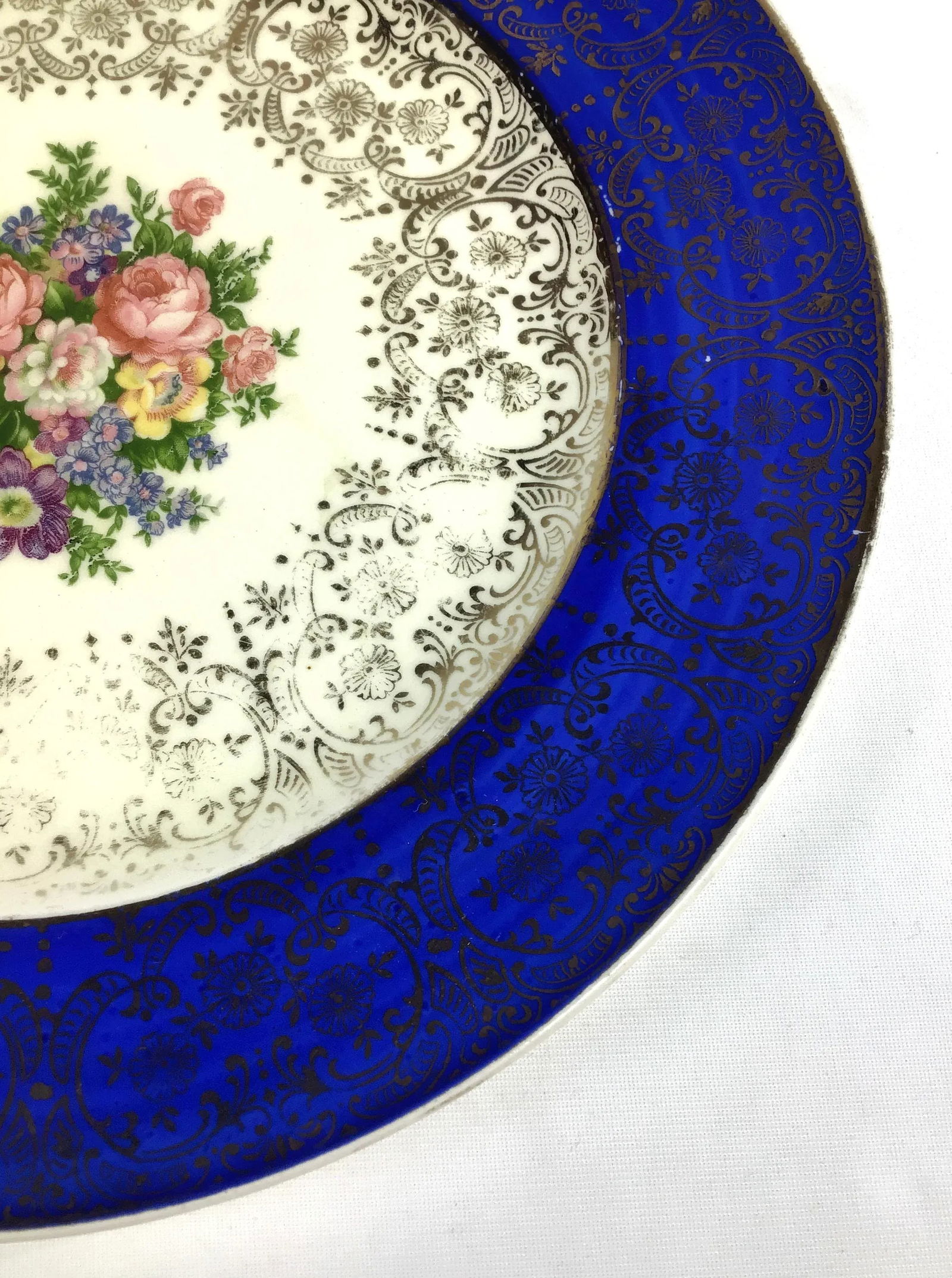 Red and Blue Border with Floral and 22k Gold Plates - a Pair - 6