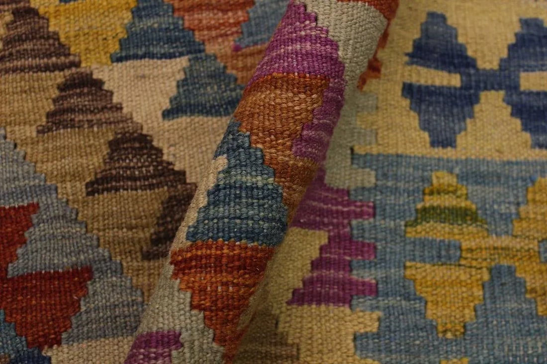 1990s Modern Abstract Hand-Woven Kilim Wool Rug - 6'7" X 9'9" - 6