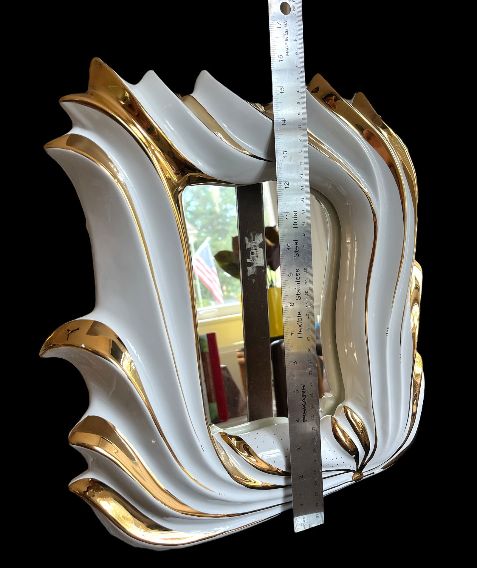 Italian 1960s White Porcelain Flame Mirror With 24k Gold Gilt Oro Zecchino Decoration Flourishes - 6