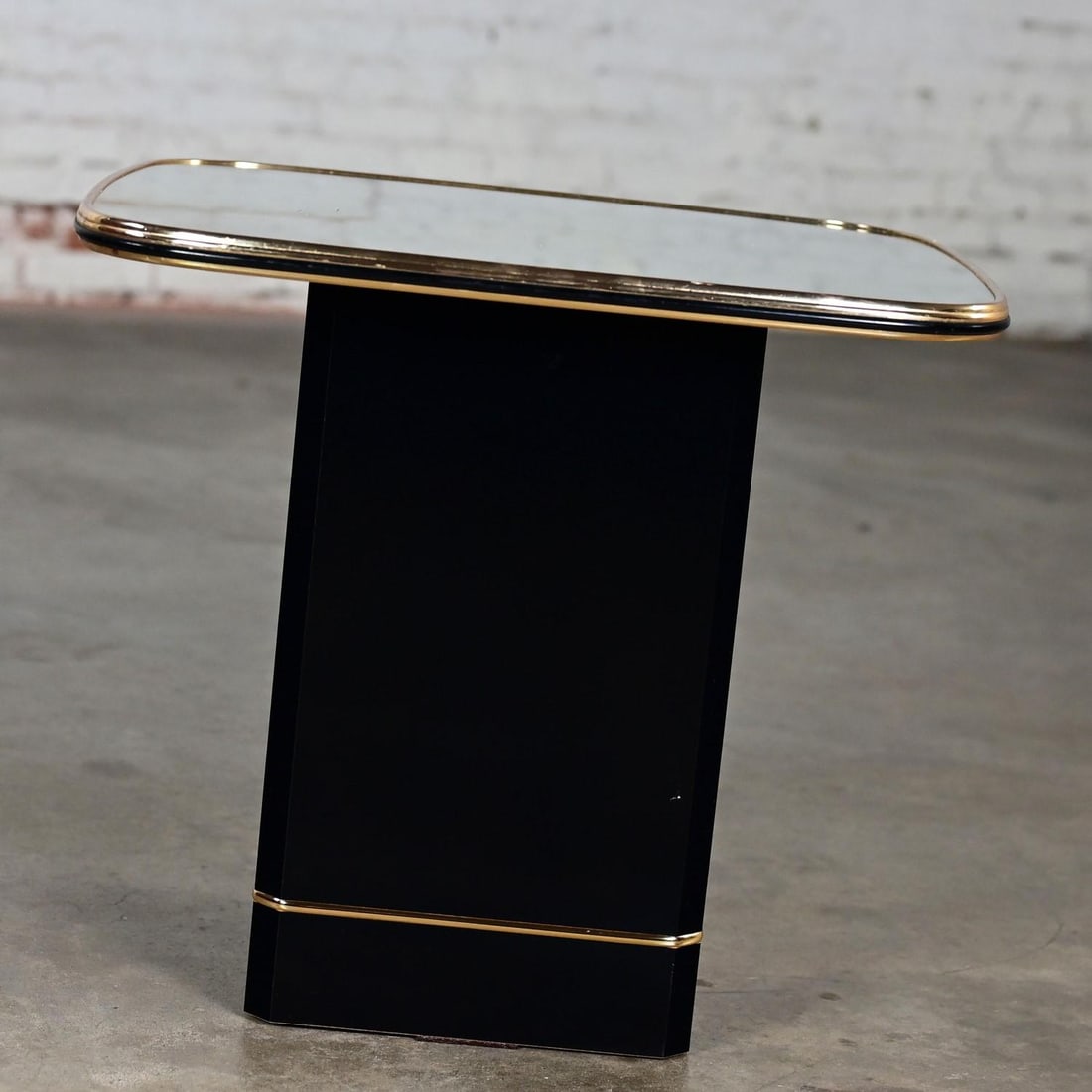 Late 20th Century Postmodern End or Side Table With Mirror Top & Black Laquered Pedestal Base - 6