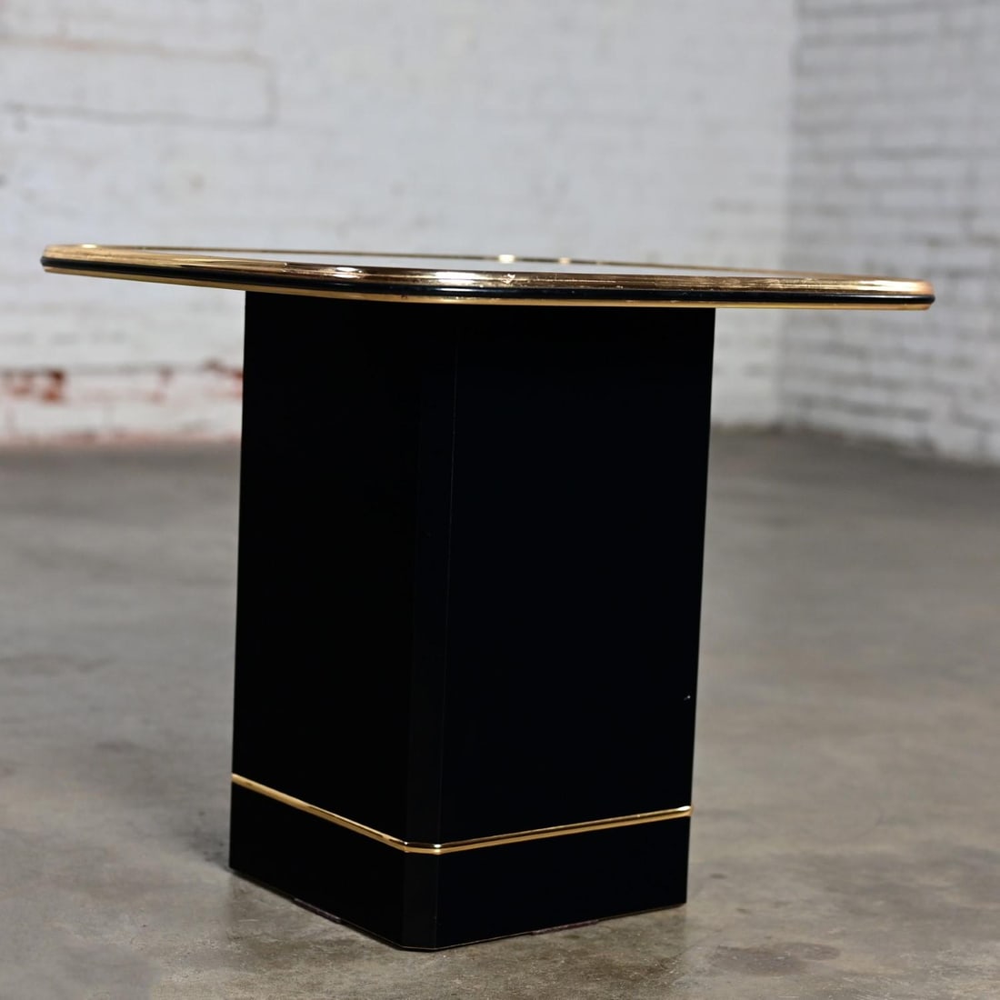 Late 20th Century Postmodern End or Side Table With Mirror Top & Black Laquered Pedestal Base - 8
