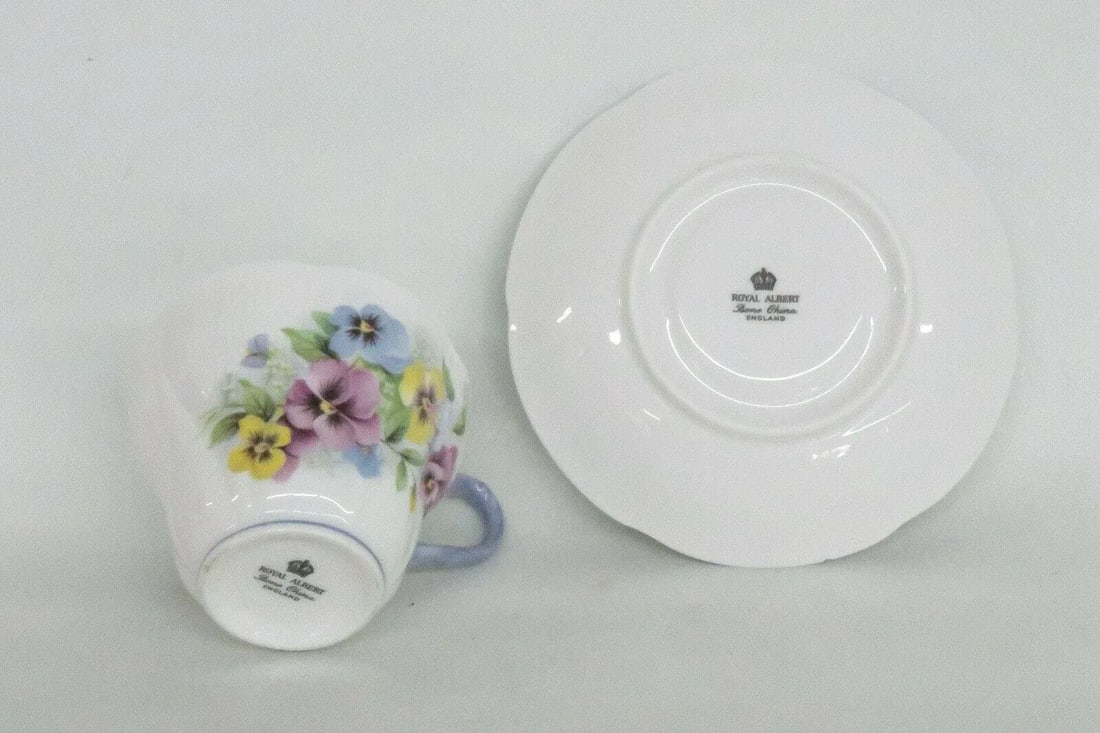 Mid 20th Century Royal Albert Blue Floral England Bone China Tea Cupnd Saucer - 4