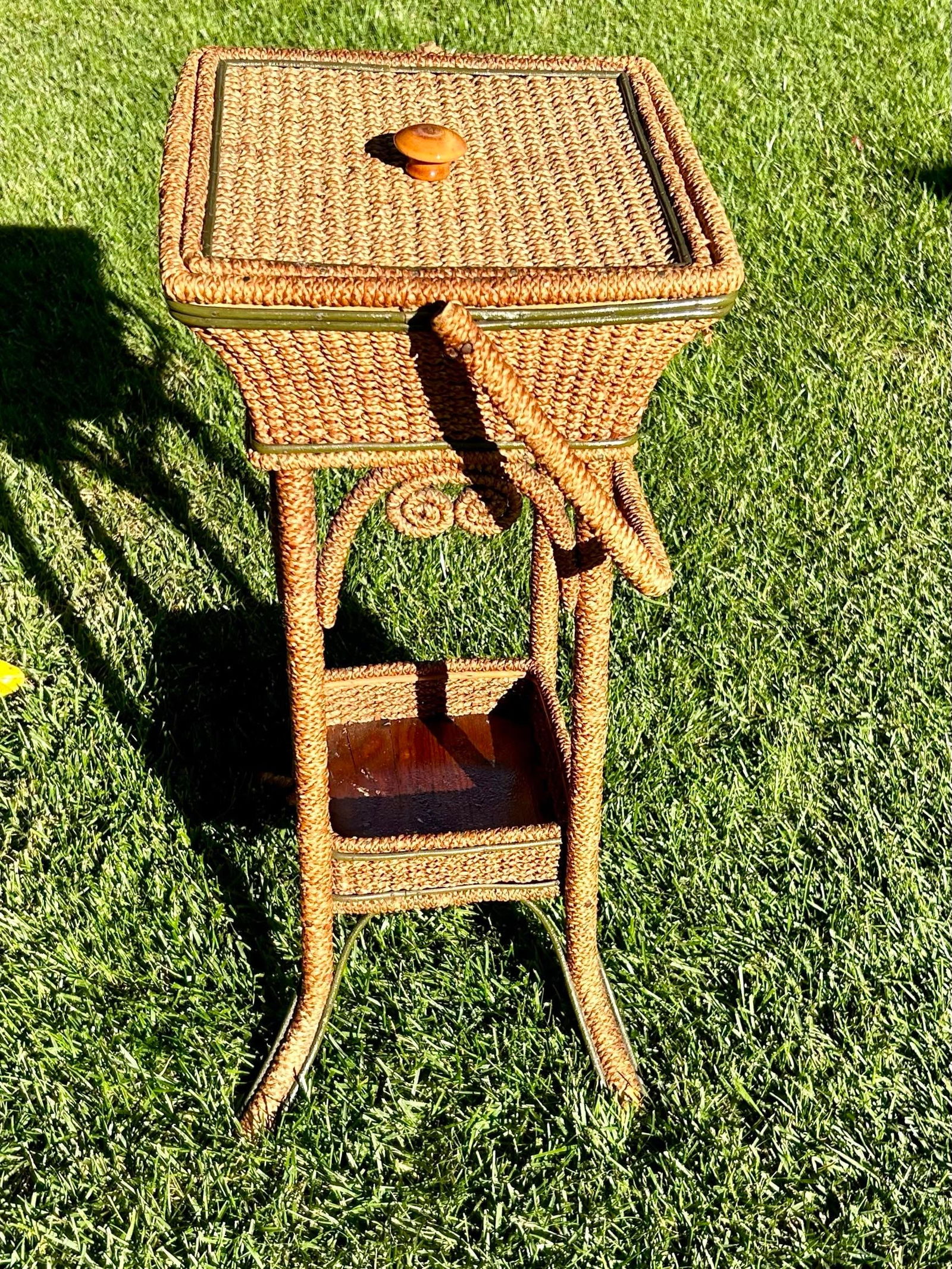 In the Style of Heywood and Wakefield, Victorian Wicker Stand With Lid, Rattan, Late 1880's - 3
