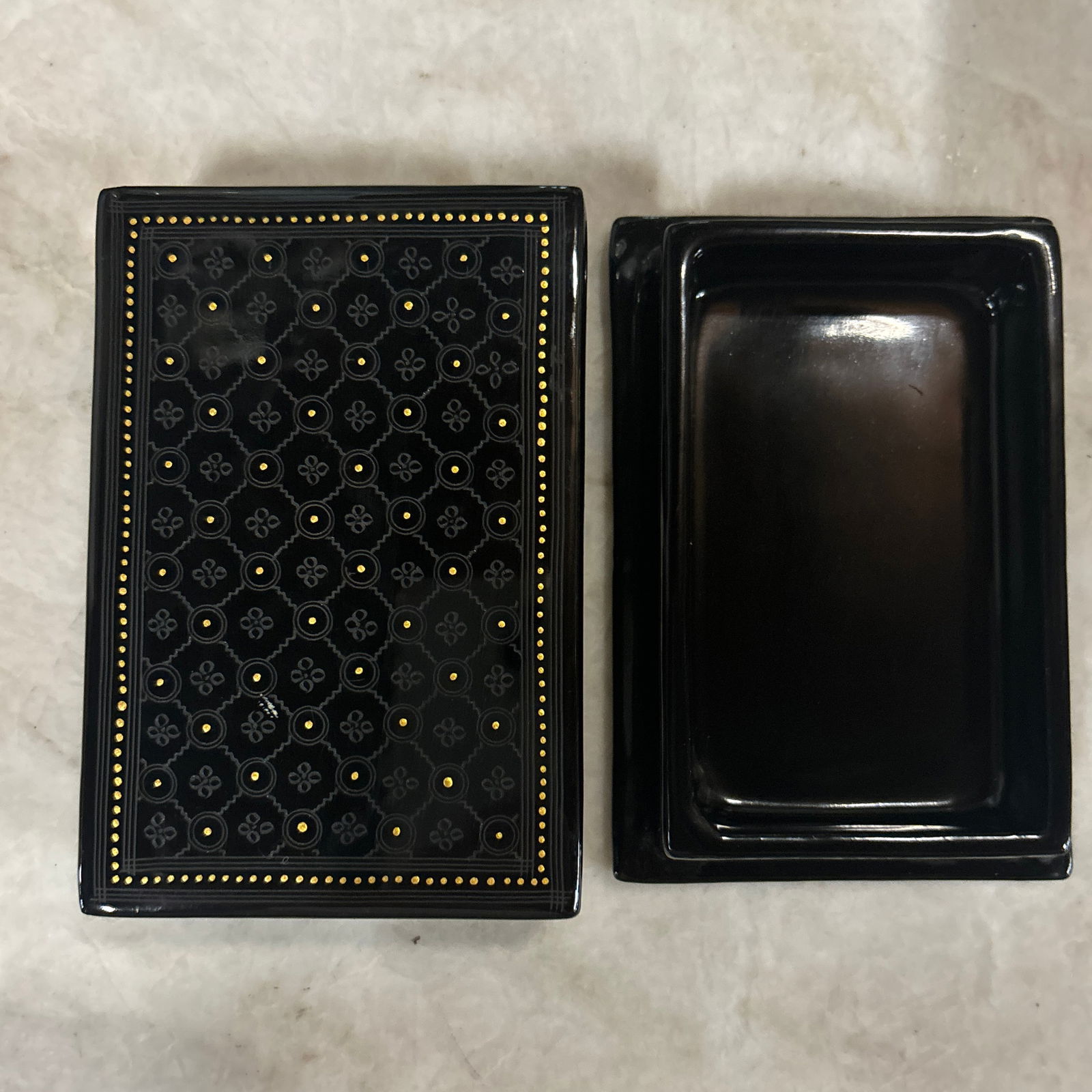 Small Black Lacquer Floral Pattern Box - 6