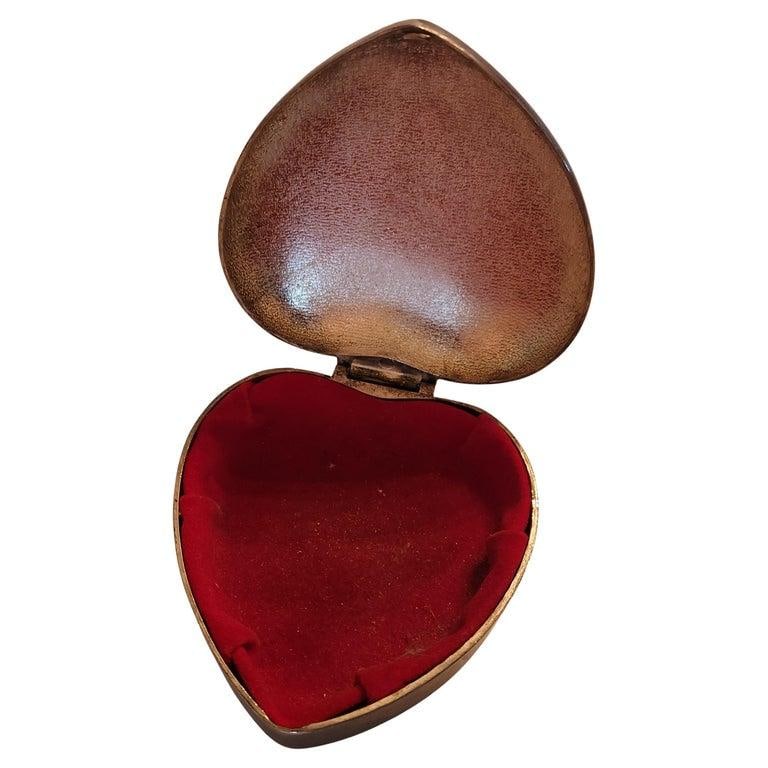 International Silver Vintage Velvet Heart Ring Box - 8