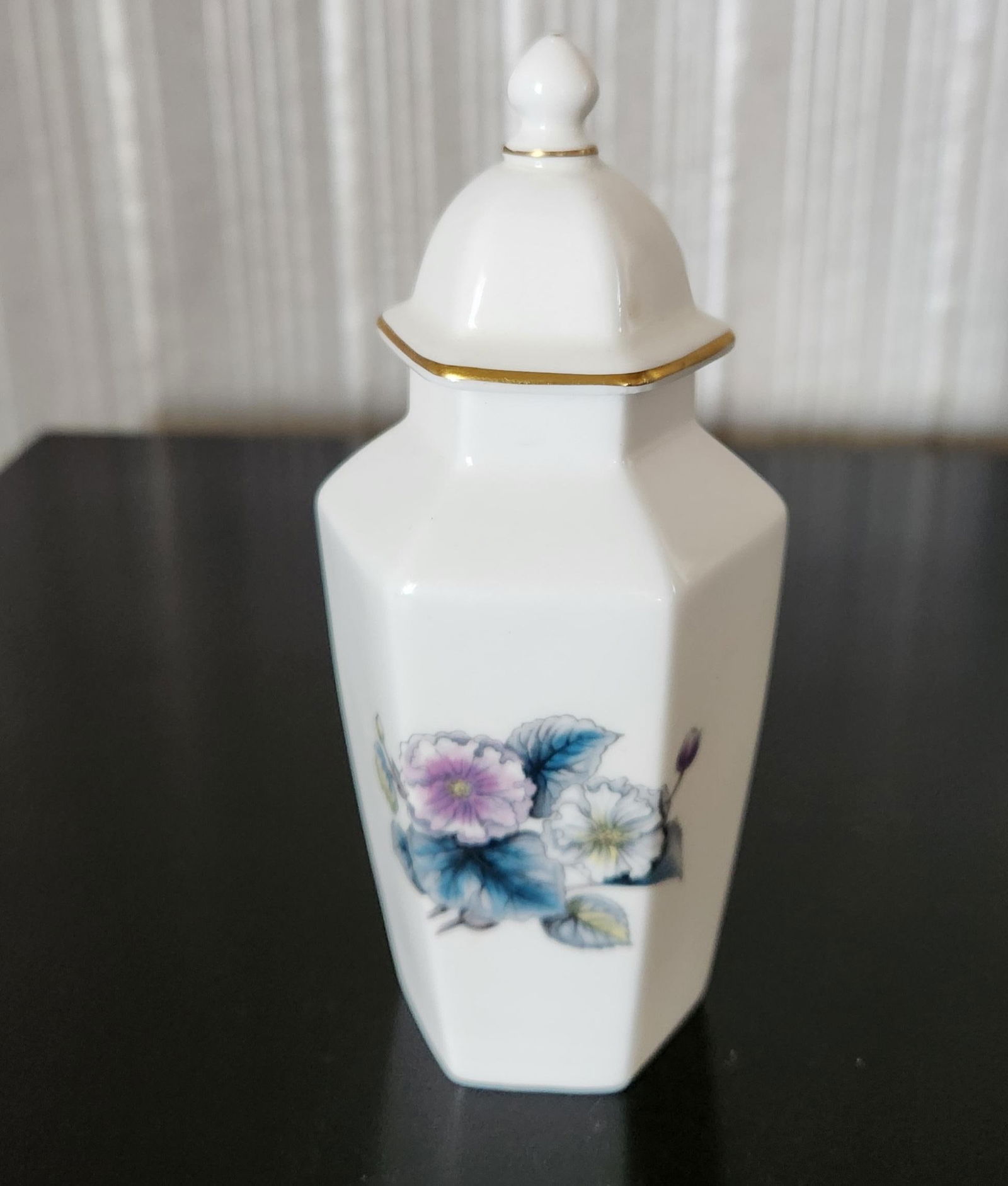 1970s Royal Worcester Bone China Petite Ginger Jar - 2