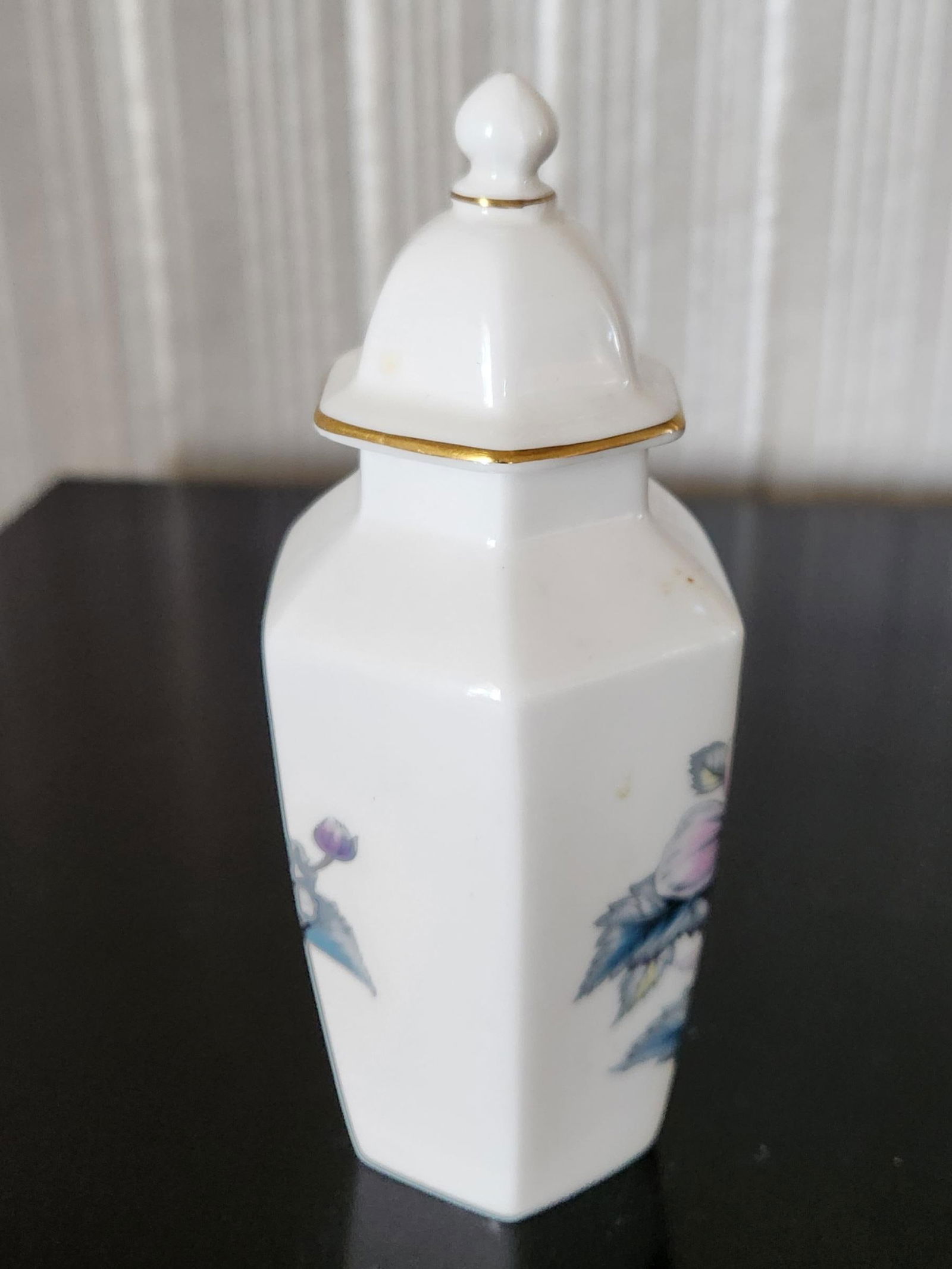1970s Royal Worcester Bone China Petite Ginger Jar - 4
