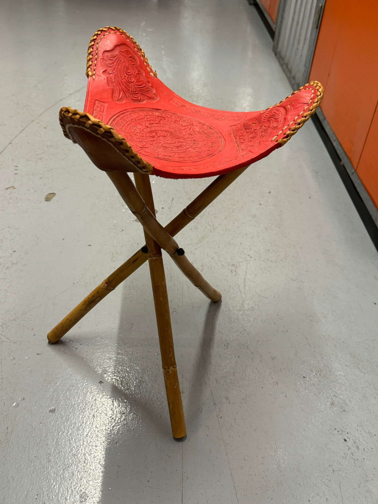 Vintage 1960s Mexican Leather Tripod Folding Stool - 2