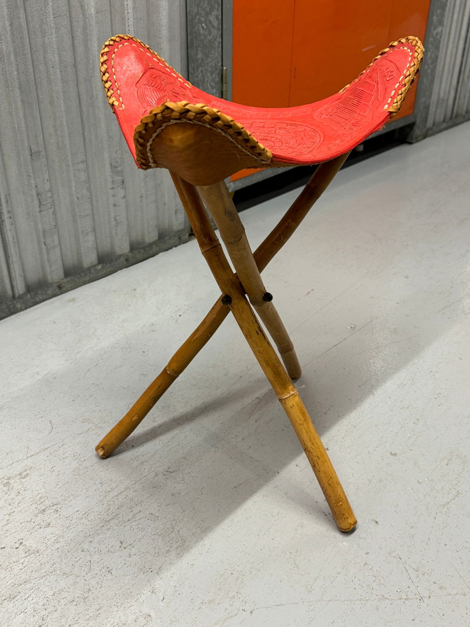 Vintage 1960s Mexican Leather Tripod Folding Stool - 5